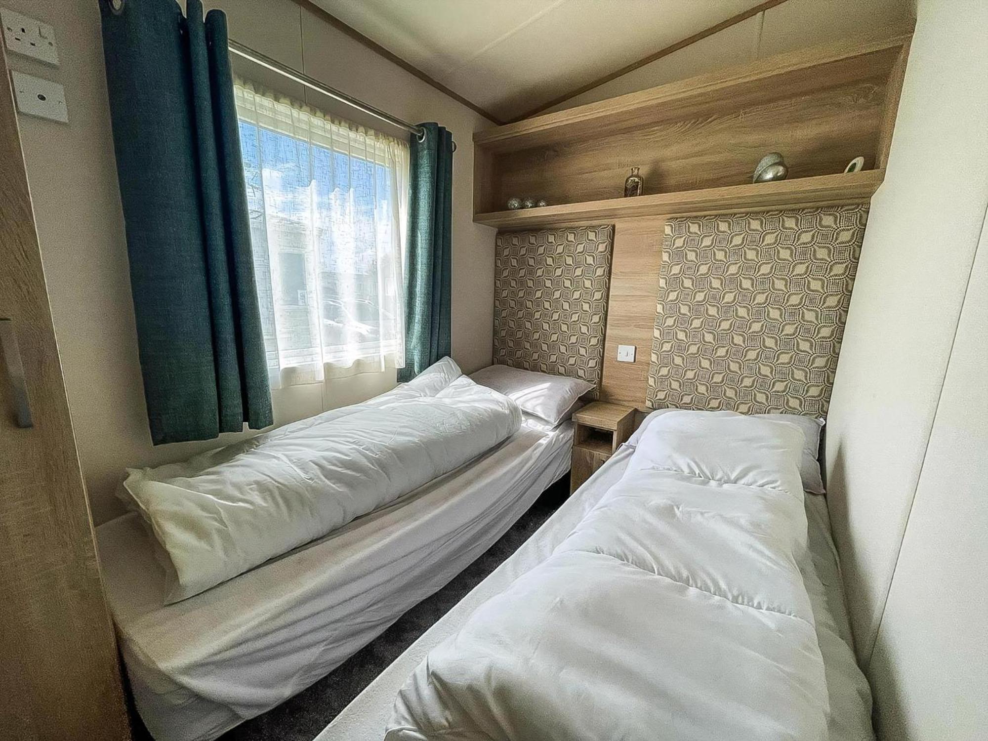 8 Berth Caravan For Hire At St Osyth Beach Holiday Park In Essex Ref 28013Fi Clacton-on-Sea Eksteriør bilde